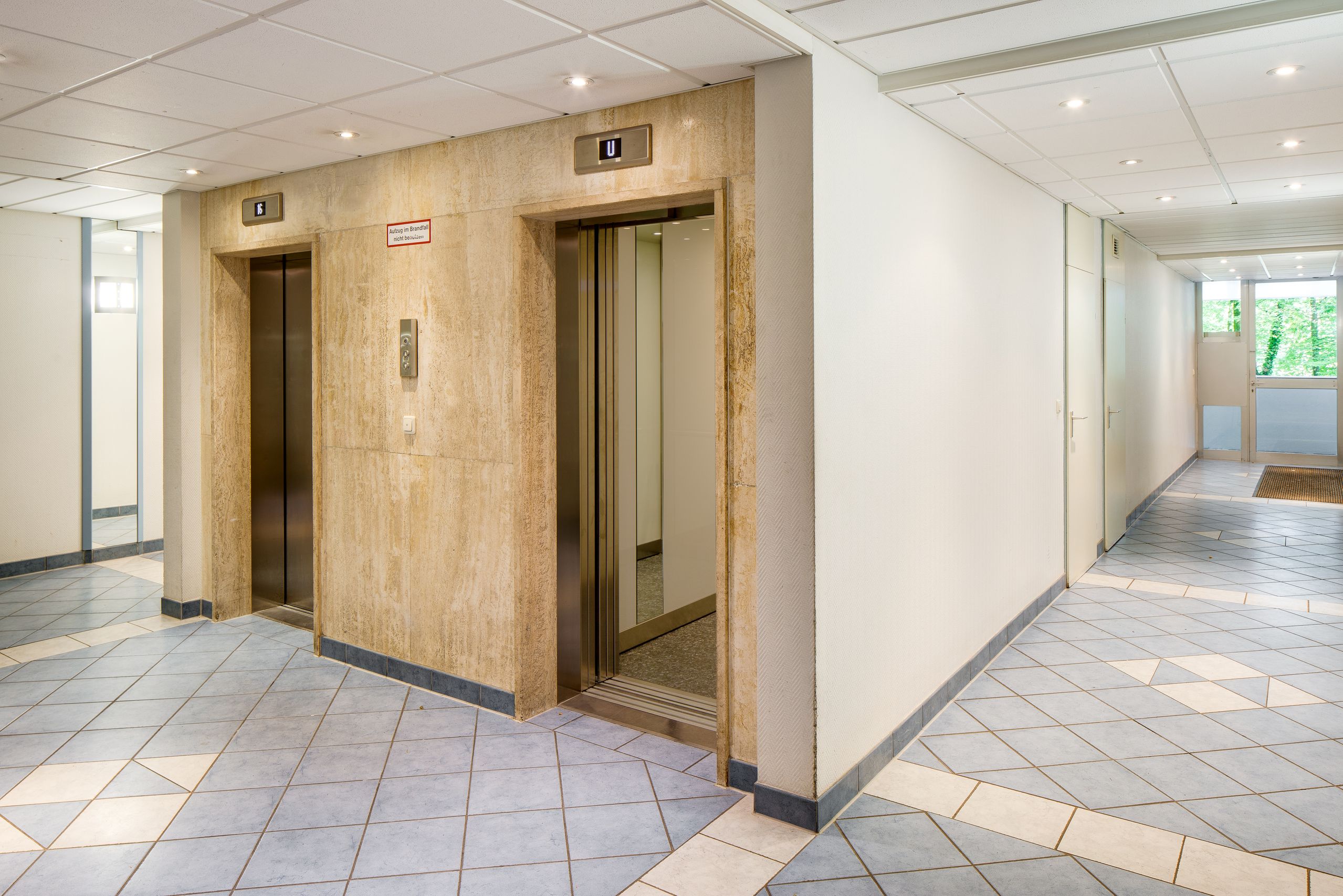 Aufzug Punkthochhaus München